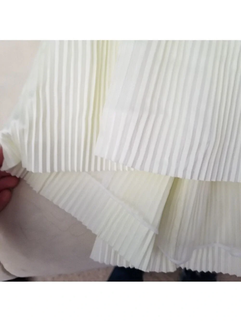 Lewit pleated swing